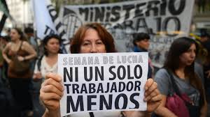 Más precariedad y regresividad laboral: un fantasma que recorre Argentina, Ecuador y Honduras